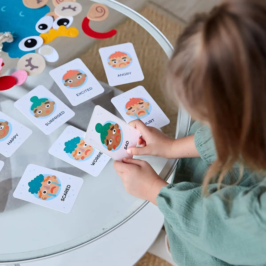 Jeu des Émotions Montessori – Plateau Sensoriel & Cartes Expressions