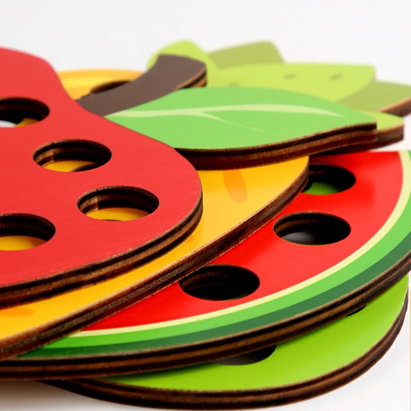 Jeu de Laçage Fruits Montessori – Motricité Fine en Bois