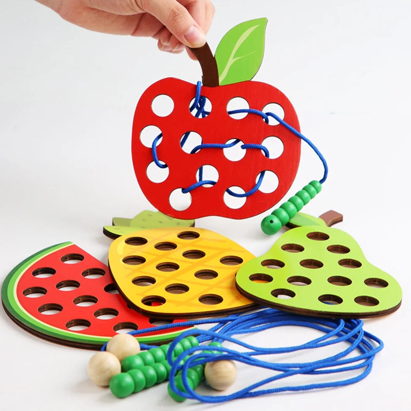 Jeu de Laçage Fruits Montessori – Motricité Fine en Bois
