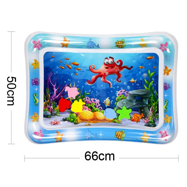 Tapis de jeu aquatique bébé - bébé jouant allongé